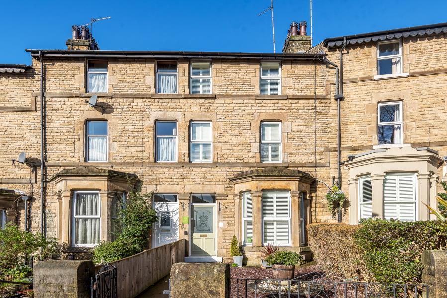 Franklin Road, Harrogate, HG1 5ED 4 bed terraced house £375,000