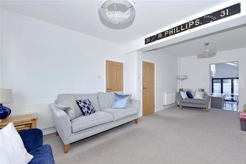3 bedroom terraced house to rent, Alexandra Road, Windsor, Berkshire, SL4