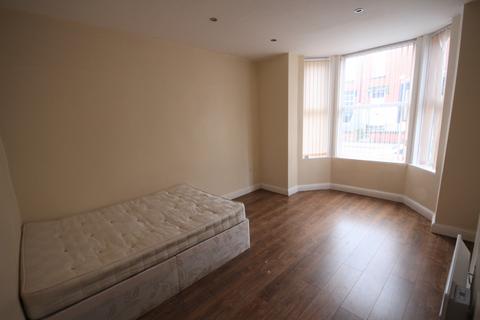 1 bedroom flat to rent, Sholebroke Place, Leeds, West Yorkshire