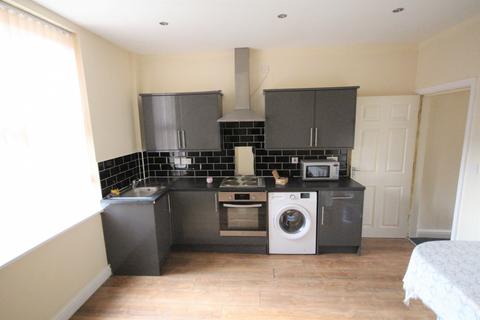 1 bedroom flat to rent, Sholebroke Place, Leeds, West Yorkshire