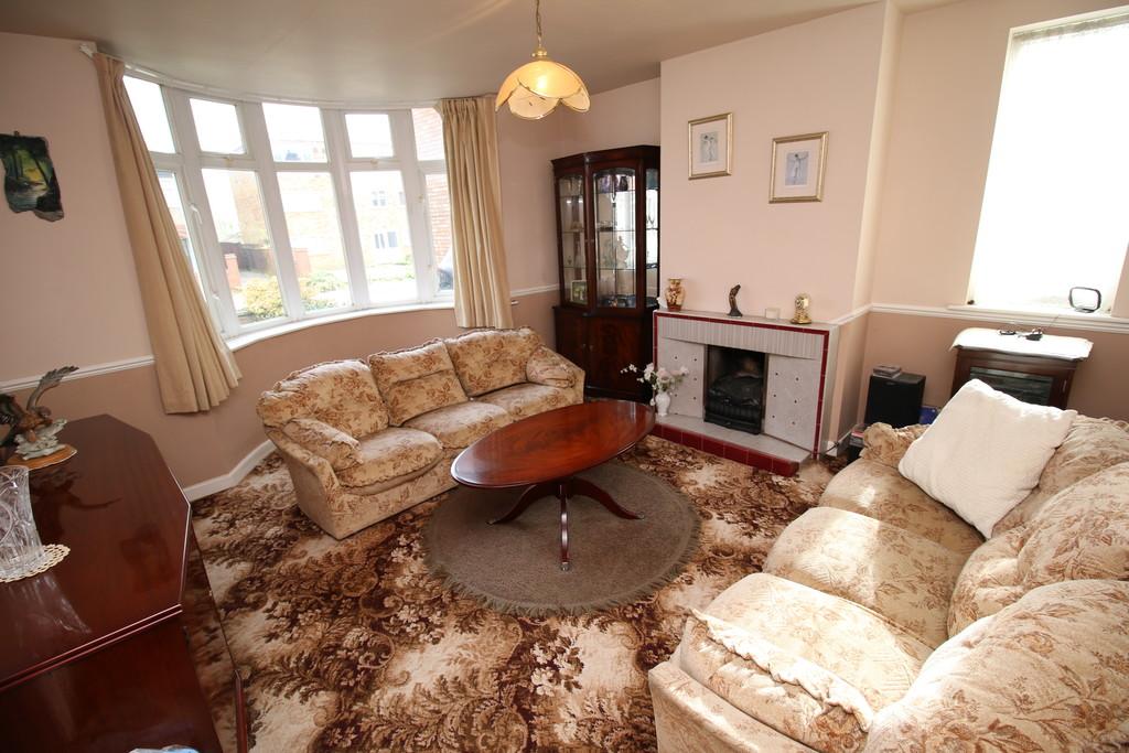 Goodyers End Lane, Bedworth 3 bed detached house £240,000