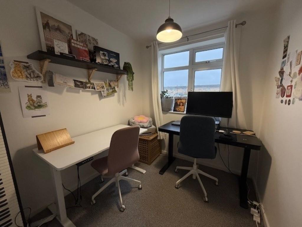 2nd bedroom