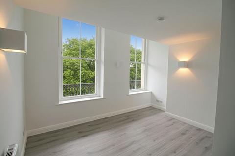 Studio to rent, Buckingham Place, St. Annes House, BN1