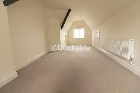 1 bedroom duplex to rent, High Street, Rochester