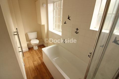 1 bedroom duplex to rent, High Street, Rochester