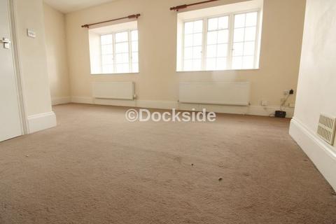 1 bedroom duplex to rent, High Street, Rochester