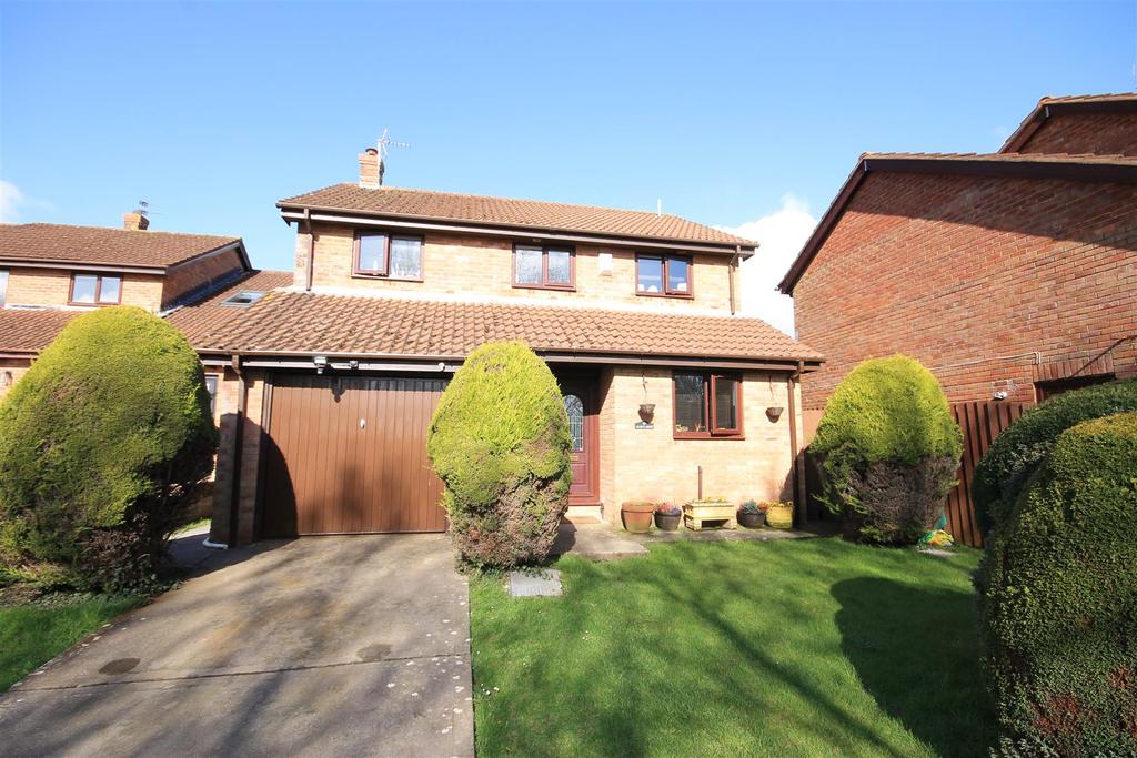 Tennyson Way, Llantwit Major 4 bed detached house £342,000