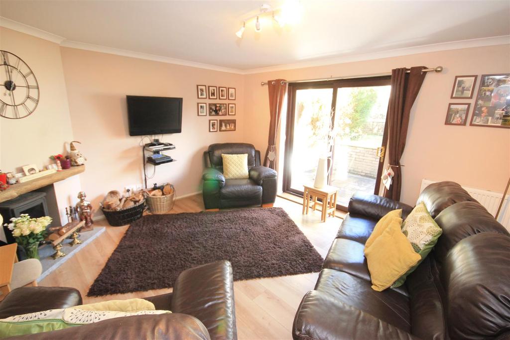 Tennyson Way, Llantwit Major 4 bed detached house £342,000
