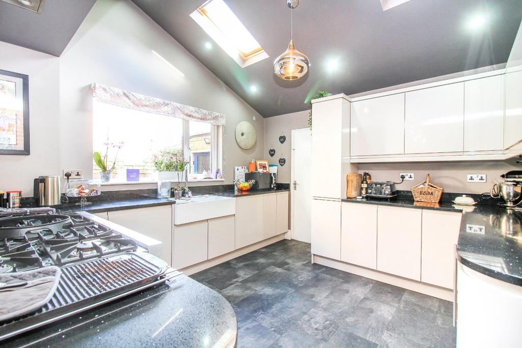 Preston Avenue, North Shields 6 bed terraced house £425,000