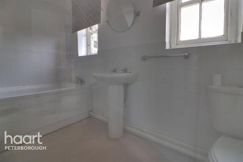 1 bedroom flat to rent, St Augustines Road, Wisbech