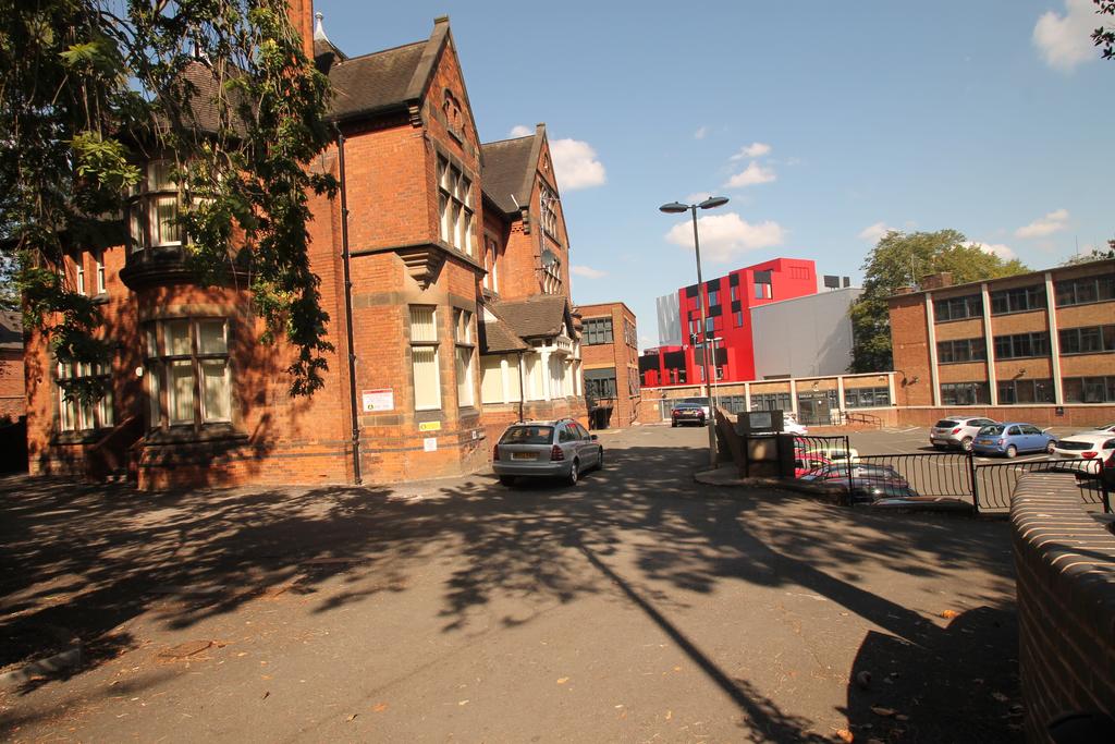 St James Road, Dudley 1 bed apartment £500 pcm (£115 pw)