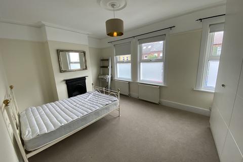 3 bedroom duplex to rent - Crewys Road, London NW2 2BD