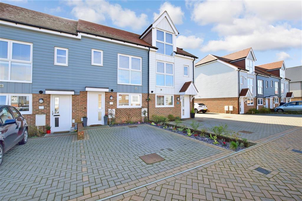 Juniper Way, Hawkinge, Folkestone, Kent 2 bed terraced house £270,000