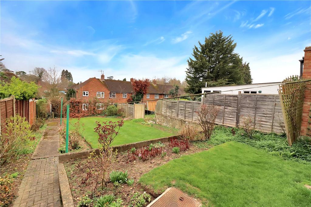 Coates Way, Garston, Hertfordshire, WD25 3 bed semi-detached house - £ ...