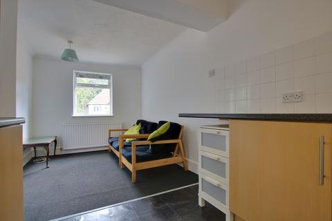 8 Thackeray Road, Southampton, SO17 2GT