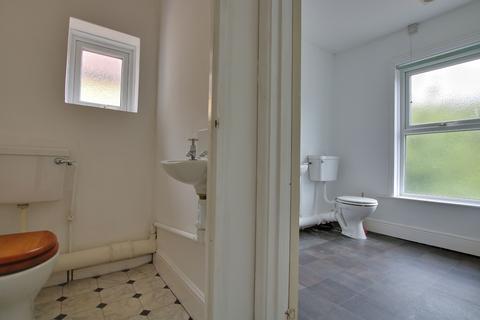 8 Thackeray Road, Southampton, SO17 2GT