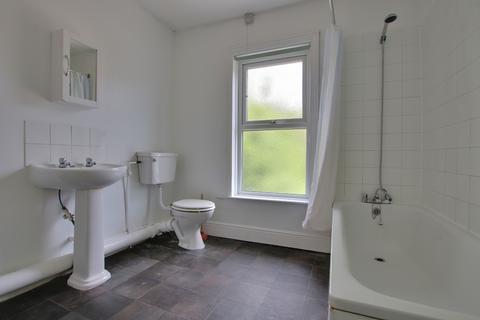 8 Thackeray Road, Southampton, SO17 2GT