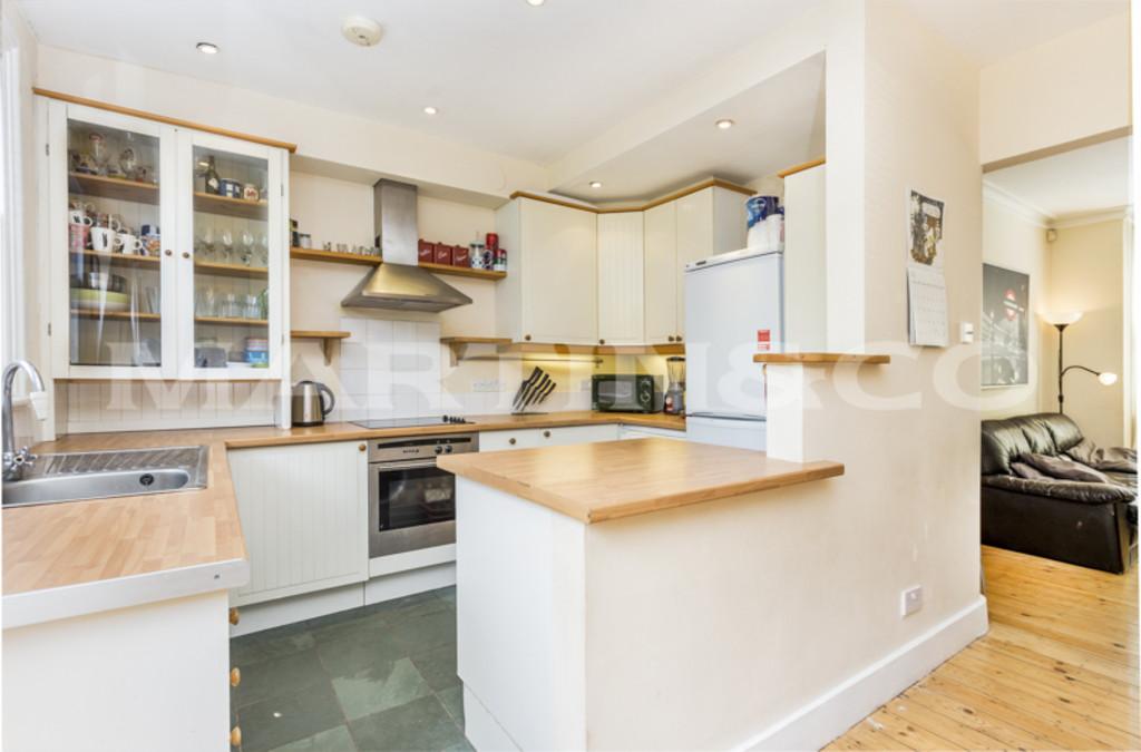 Clarence Road, Wimbledon 3 bed end of terrace house £2,100 pcm (£485 pw)