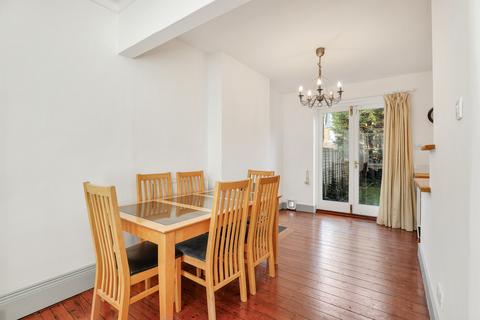 3 bedroom end of terrace house to rent, Clarence Road, Wimbledon