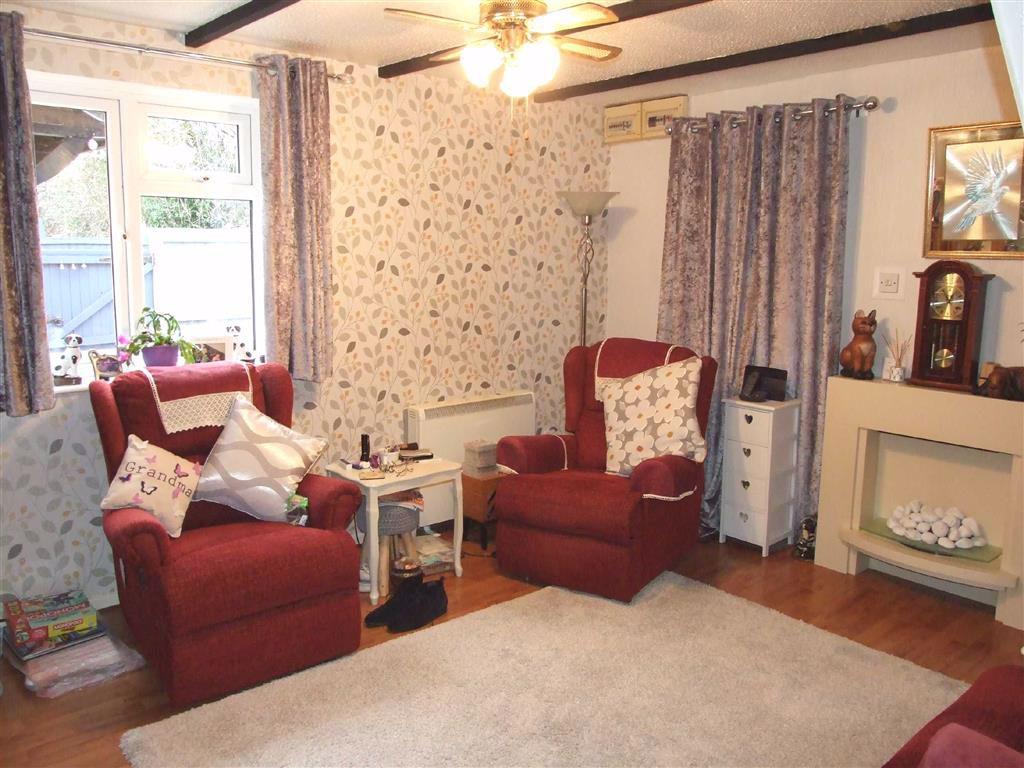 Bowerhill 1 bed terraced house for sale - £150,000