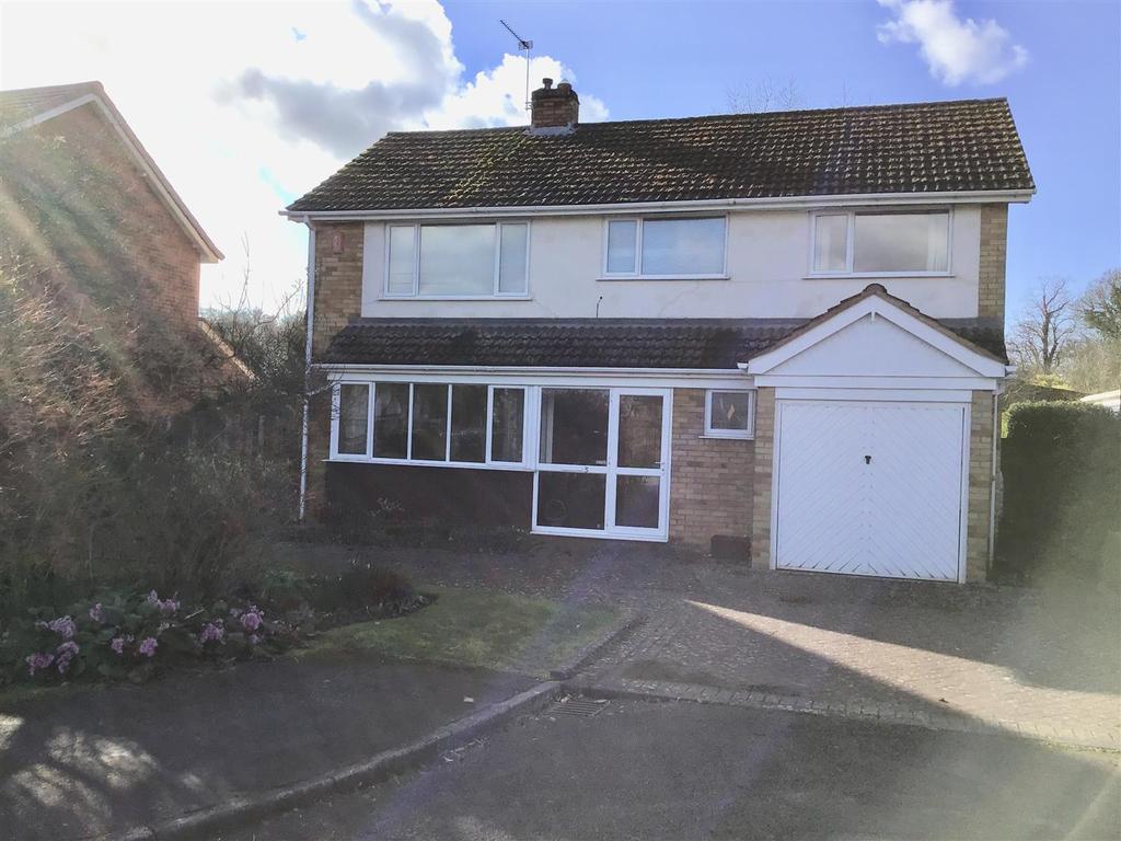 Beech Drive, Shifnal, TF11 8HJ 5 bed house £300,000