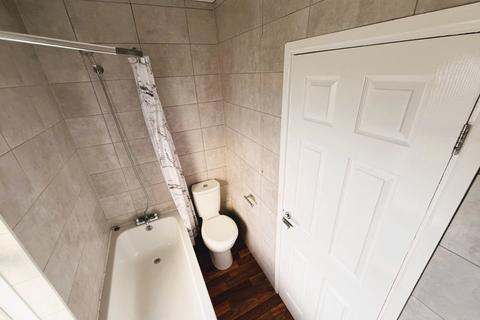 3 bedroom semi-detached house to rent, Donovan Road, Parson Cross