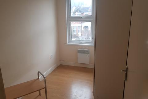 3 bedroom flat to rent, Brondesbury Park , london NW2