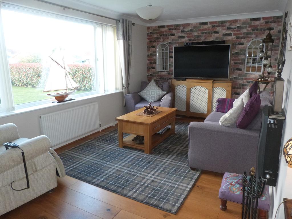 Sunnymead Drive, Selsey 4 bed detached bungalow £495,000