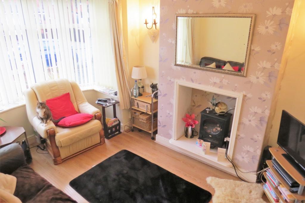 Canterbury Road, Redcar, TS10 3 bed semidetached house £109,500