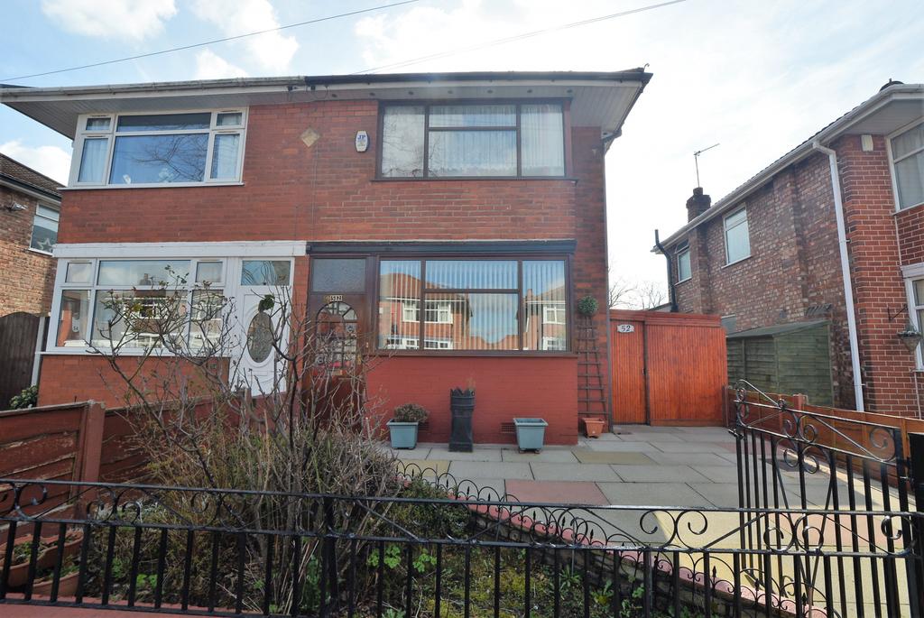 Conway Road, Urmston, M41 2 bed semidetached house £220,000