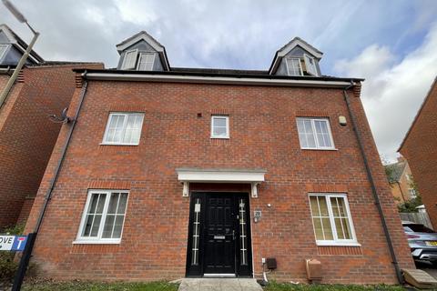 6 bedroom detached house to rent, Walker Grove, Hatfield AL10