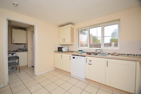 6 bedroom detached house to rent, Walker Grove, Hatfield AL10