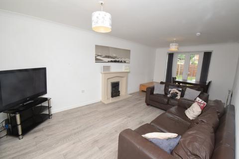 6 bedroom detached house to rent, The Runway, Hatfield AL10