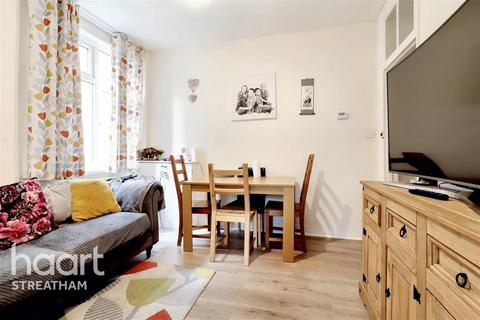 2 bedroom maisonette to rent, Arragon Gardens, SW16