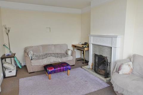 3 bedroom semi-detached house to rent, Wooddittion Rd, Newmarket - spacious property