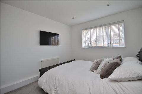 1 bedroom maisonette to rent, Harms Grove, Guildford, Surrey, GU4