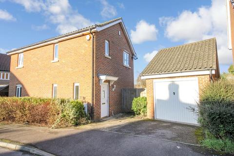 3 bedroom detached house to rent, Stoneleigh Road, Bickley