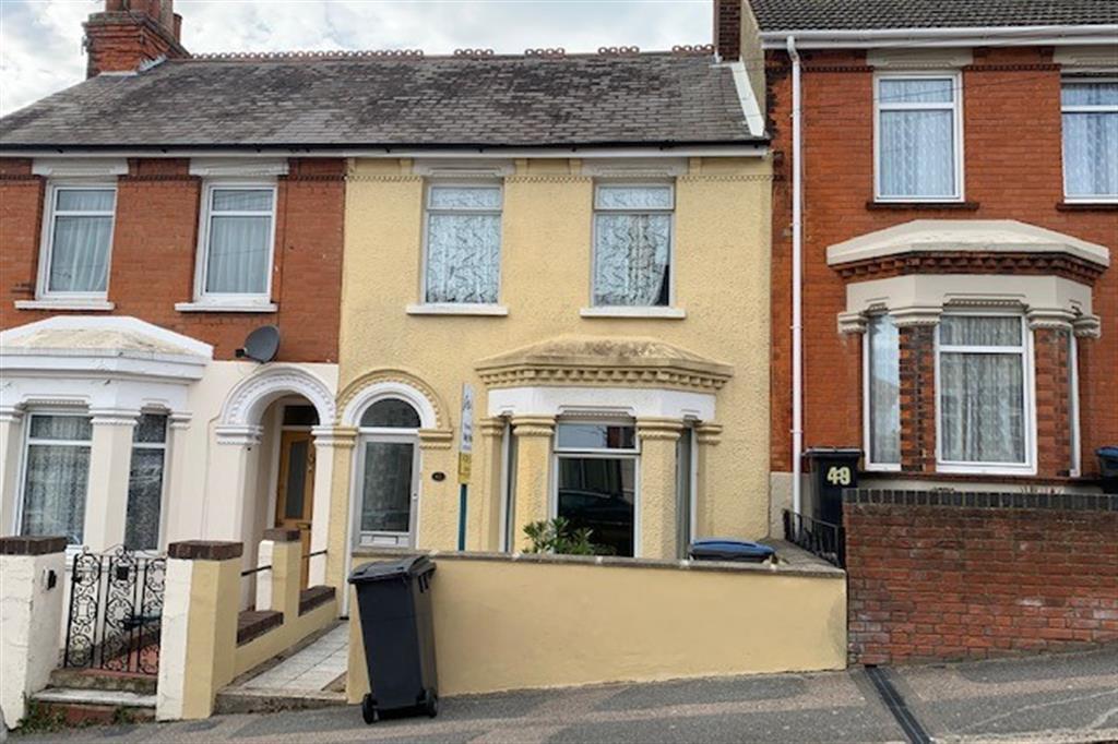 Astley Avenue, Dover, Kent 3 bed terraced house £185,000