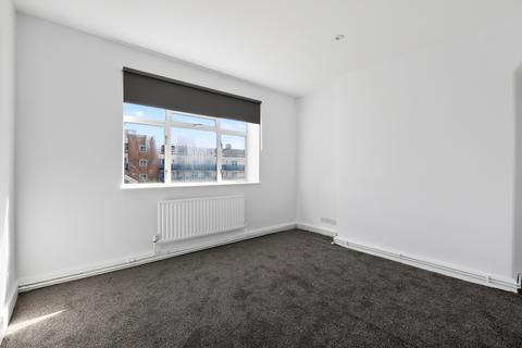 3 bedroom apartment to rent, Three Colt Street, London, E14