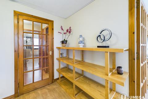 2 bedroom flat to rent, Juniper Place, Juniper Green, Edinburgh, EH14
