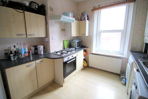 4 bedroom maisonette to rent, Queens Road, Jesmond, Newcastle Upon Tyne, NE2