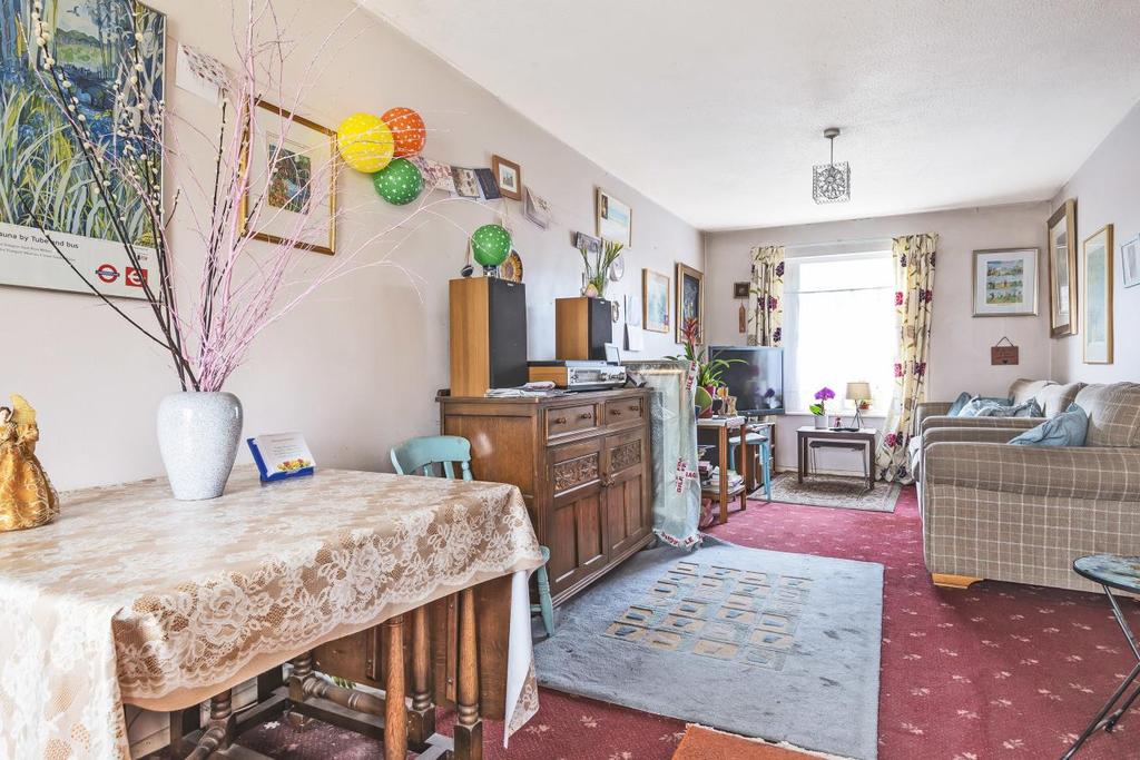 St. Pauls Close, Ealing 3 bed terraced house £575,000