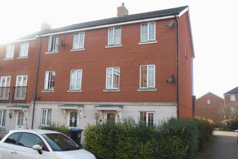 4 bedroom terraced house to rent, Dragon Road, Hatfield AL10