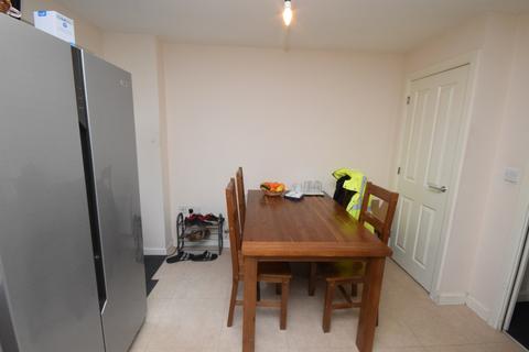 5 bedroom end of terrace house to rent, Aviation Avenue, Hatfield AL10