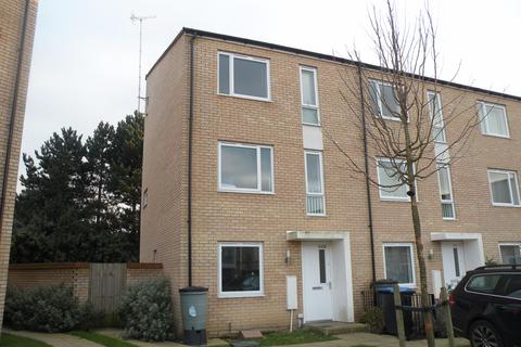 5 bedroom end of terrace house to rent, Aviation Avenue, Hatfield AL10