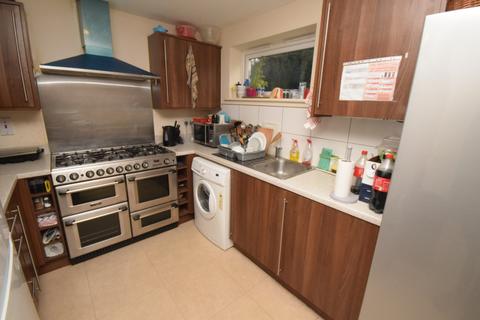 5 bedroom end of terrace house to rent, Aviation Avenue, Hatfield AL10