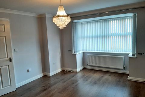 4 bedroom detached house to rent, Miller Road, Brymbo, Wrexham LL11