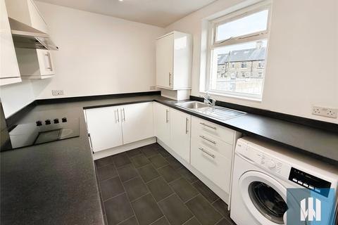 3 bedroom terraced house to rent, Moorside Avenue, Crosland Moor, Huddersfield, HD4