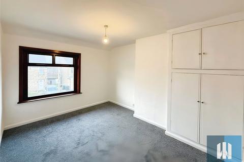 3 bedroom terraced house to rent, Moorside Avenue, Crosland Moor, Huddersfield, HD4