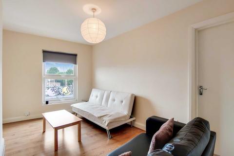 2 bedroom flat to rent, Uxbridge Road, Shepherds Bush, London W12 7JD